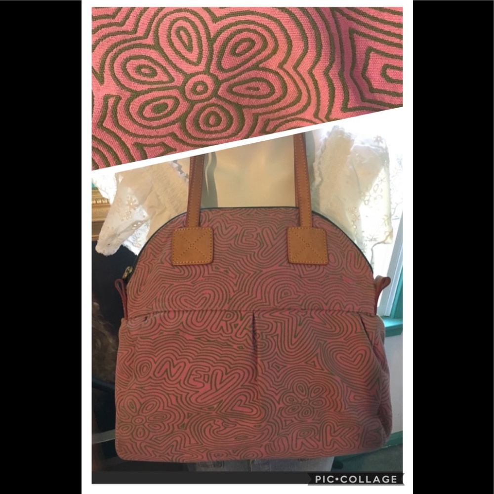 Dooney & Bourke Pink bag. Perfect conditions on the outside.